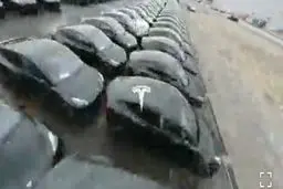 تصویر برداری زیبا با پهپاد از داخل کارخانه جدید ماشین‌سازی تسلا در آلمان+ویدئو 