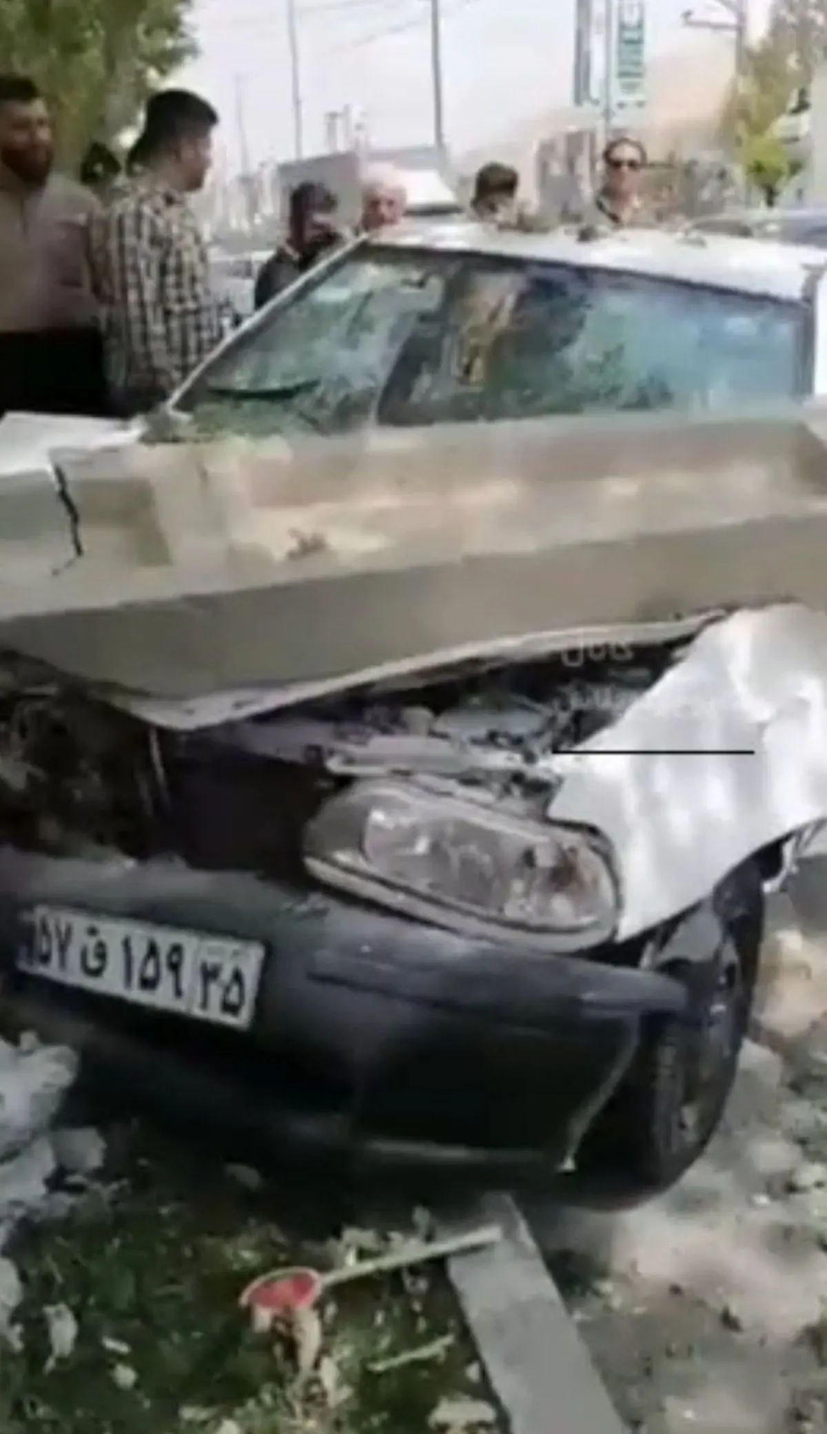 تصادف وحشتناک پراید با تیر برق در شهرستان بوکان+ویدئو 