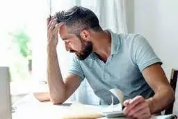 با نشانه‌های خاص افسردگی در مردان  آشنا شوید