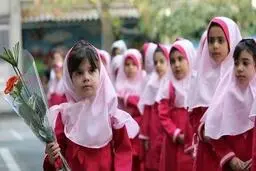 استفاده از روپوش مدارس الزامی نیست + فیلم