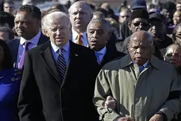 نامزد حزب دموکرات    |   اختلاف نظر بین مردان و زنان سیاه پوست 
