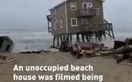 لحظه سقوط یک‌خانه در لب سواحل امریکا | مقامات محلی می گویند این دومین خانه غرق شده در ماه اخیر است + ویدئو