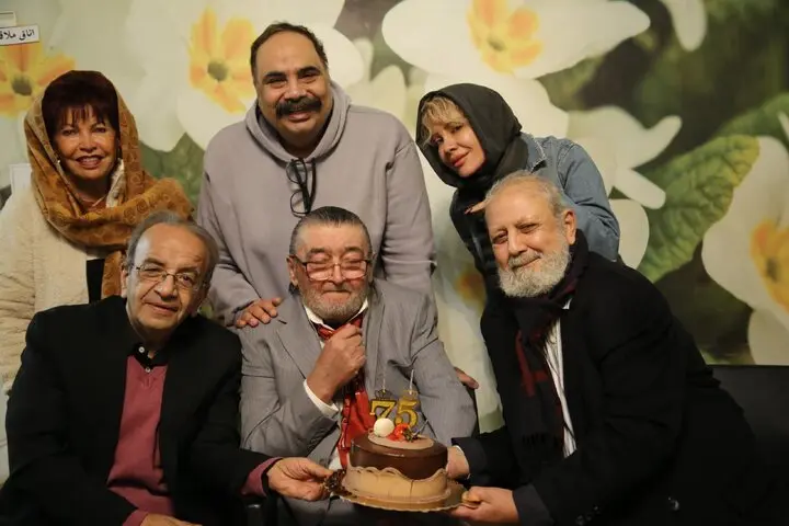 تصاویری از تولد رضا رویگری | در آسایشگاه سالمندان در میان عیادت هنرمندان +ویدئو