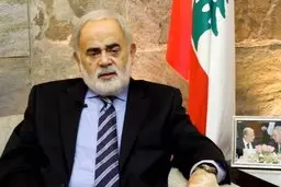 مشاور رئیس جمهور: وزیر خارجه تحت فشار چنین موضعی اتخاذ کرده است