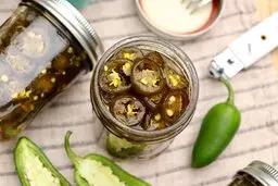 ترشی هالوپینو رو این بار با خامه درست کن | طرز تهیه ترشی هالوپینو +ویدئو