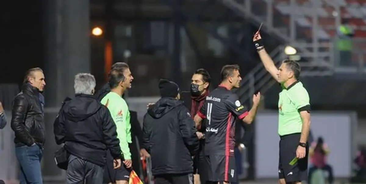  گل محمدی دلخور شد