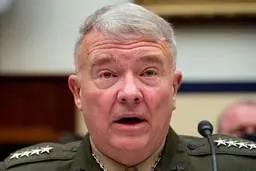 فرمانده بازنشسته نیروهای آمریکایی در منطقه: ایران از بین رفتنی نیست 