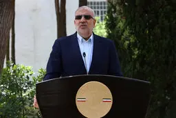 وزیر نفت: هیچ مشکلی برای تامین بنزین نداریم | تمام جایگاه‌های کشور فعال هستند