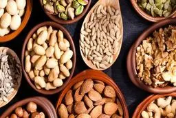 راه های تشخیص آجیل کهنه و رنگ شده 