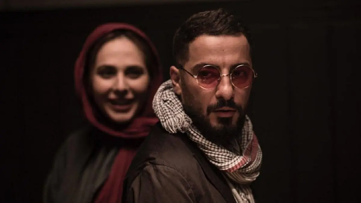 تفسیر استاد دژاکام: سفید شدن موی نوید محمدزاده در فیلم "متری شش و نیم" + ویدئو