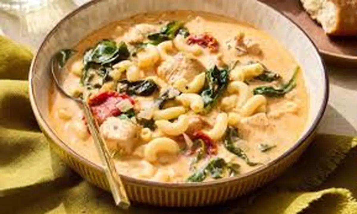 طرز تهیه تالیاتله مرغ خامه‌ای | ترکیب لطافت خامه و عطر ادویه‌ها در یک بشقاب عاشقانه +ویدئو