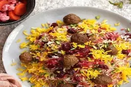 ناهار  آلبالو پلو با گوشت قلقلی درست کن، خیلی خوشمزه میشه | طرز تهیه آلبالو پلو با گوشت قلقلی مجلسی با طعمی بی نظیر+فوت و فن های سرآشپز