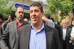    مهدی هاشمی |    فاطمه هاشمی نسبت:برادرم به مرخصی آمده است.

