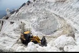 ویدیویی زیبا از گردنه برفی تته-کردستان | رقص مه در آغوش کوه‌های سپید +ویدئو