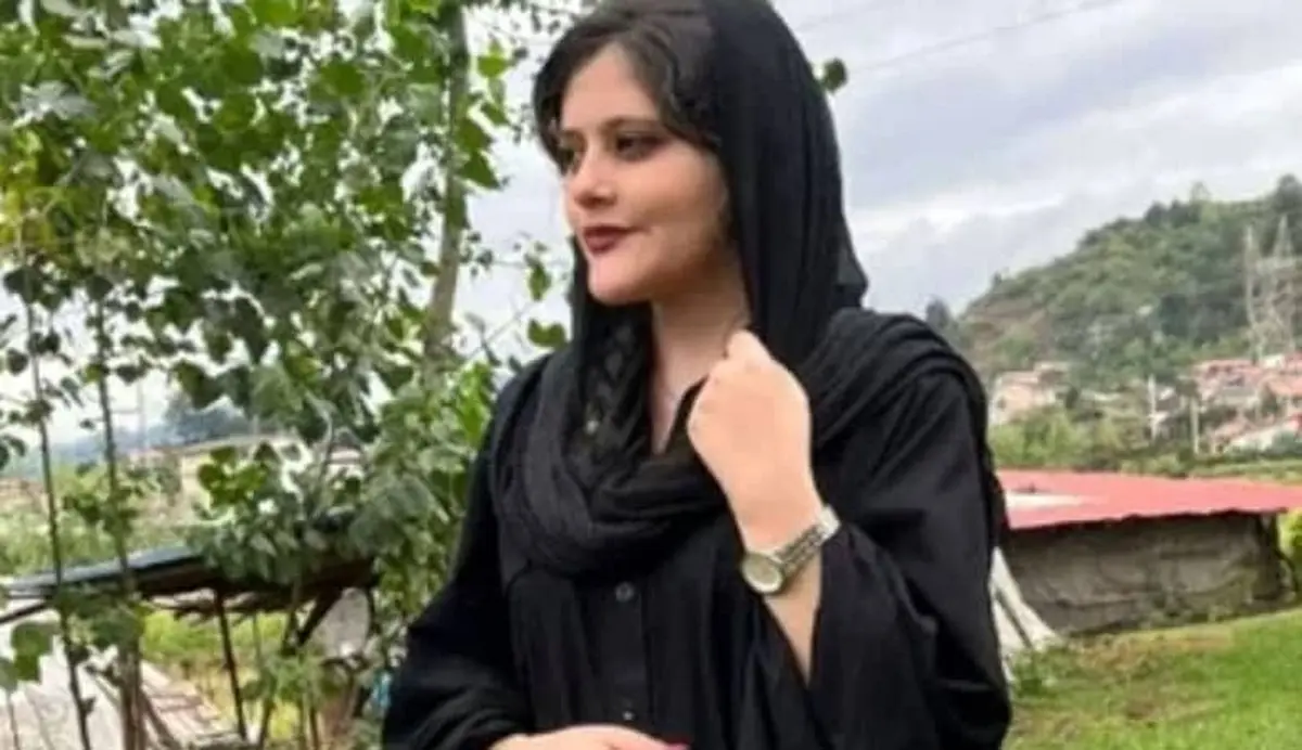 دلنوشته تلخ مادر “مهسا امینی”  | مادر این دختر اشک همه را درآورد + عکس