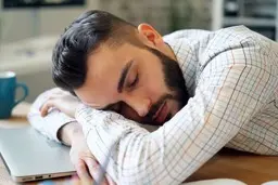 مزیت باورنکردنی چرت های روزانه که از آن بی اطلاعید!