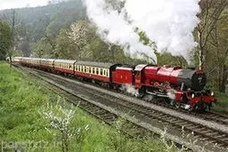 18+ | نتیجه آویزون شدن از قطار در دل کوه این می شود! + ویدئو