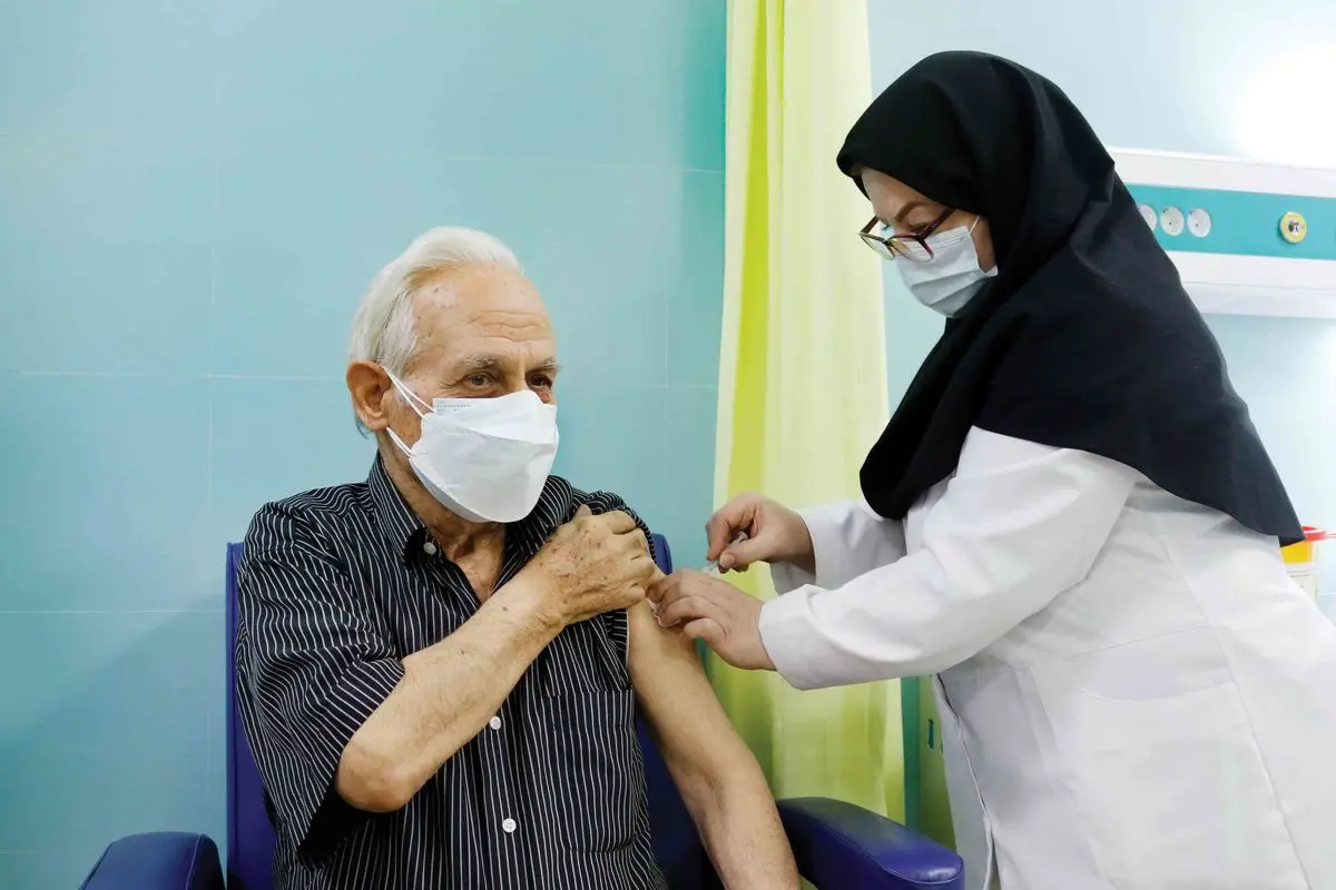 اتمام واکسیناسیون سالمندان ۸۰ سال به بالا تا فردا 
