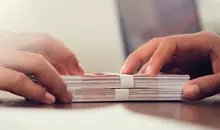 اعمال افزایش حقوق برای کارمندان و پرداخت آن با حقوق فروردین