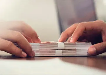 اعمال افزایش حقوق برای کارمندان و پرداخت آن با حقوق فروردین