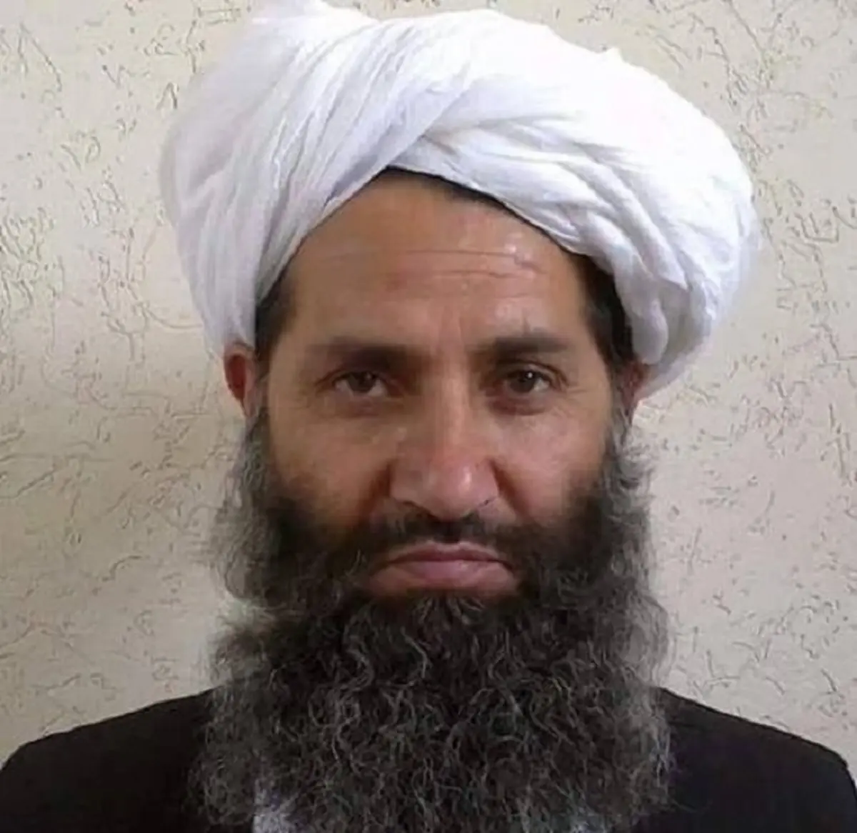 طالبان: هبت‌الله آخوندزاده دیشب برای نخستین‌بار در انظار عمومی ظاهر شد |او در مدرسه حکیمه قندهار سخنرانی کرد | کلیپ صوتی نیز از سخنرانی رهبر طالبان منتشر خواهد شد
