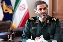 
فرمانده قرارگاه خاتم‌الانبیا سپاه  |  دولت به جای مطالبات، دارایی‌هایش را به قرارگاه واگذار کند
