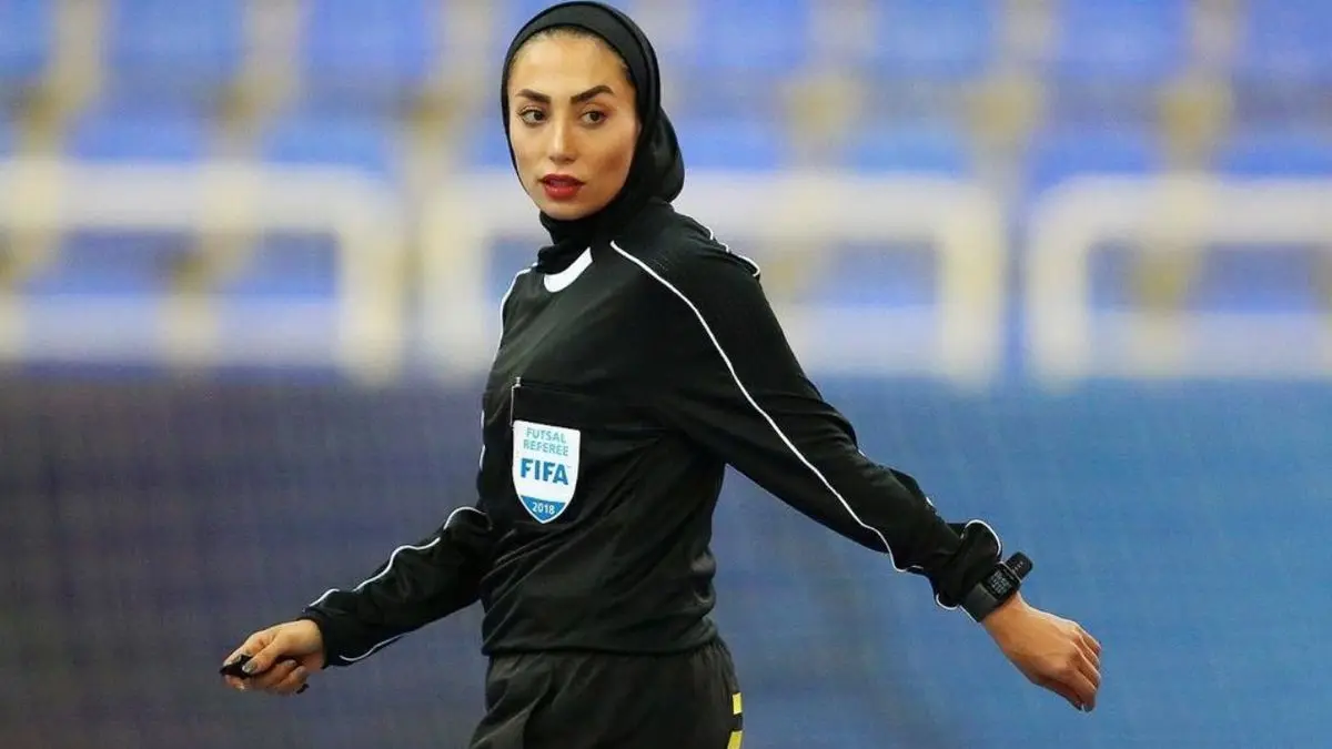 زری فتحی:  همه تیم‌ها از  اینکه یک داور زن عملکرد خوبی داشته، شوکه شدند |  تلاش می‌کنم توانایی زن ایرانی را به دنیا نشان بدهم