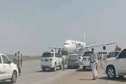 حمله عربستان به فرودگاه صنعا؛ هواپیمای ماهان در الحدیده فرود آمد