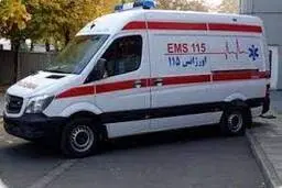 حادثه در شرق پایتخت | معترضان به خودروی اورژانس آسیب زدند +تصاویر