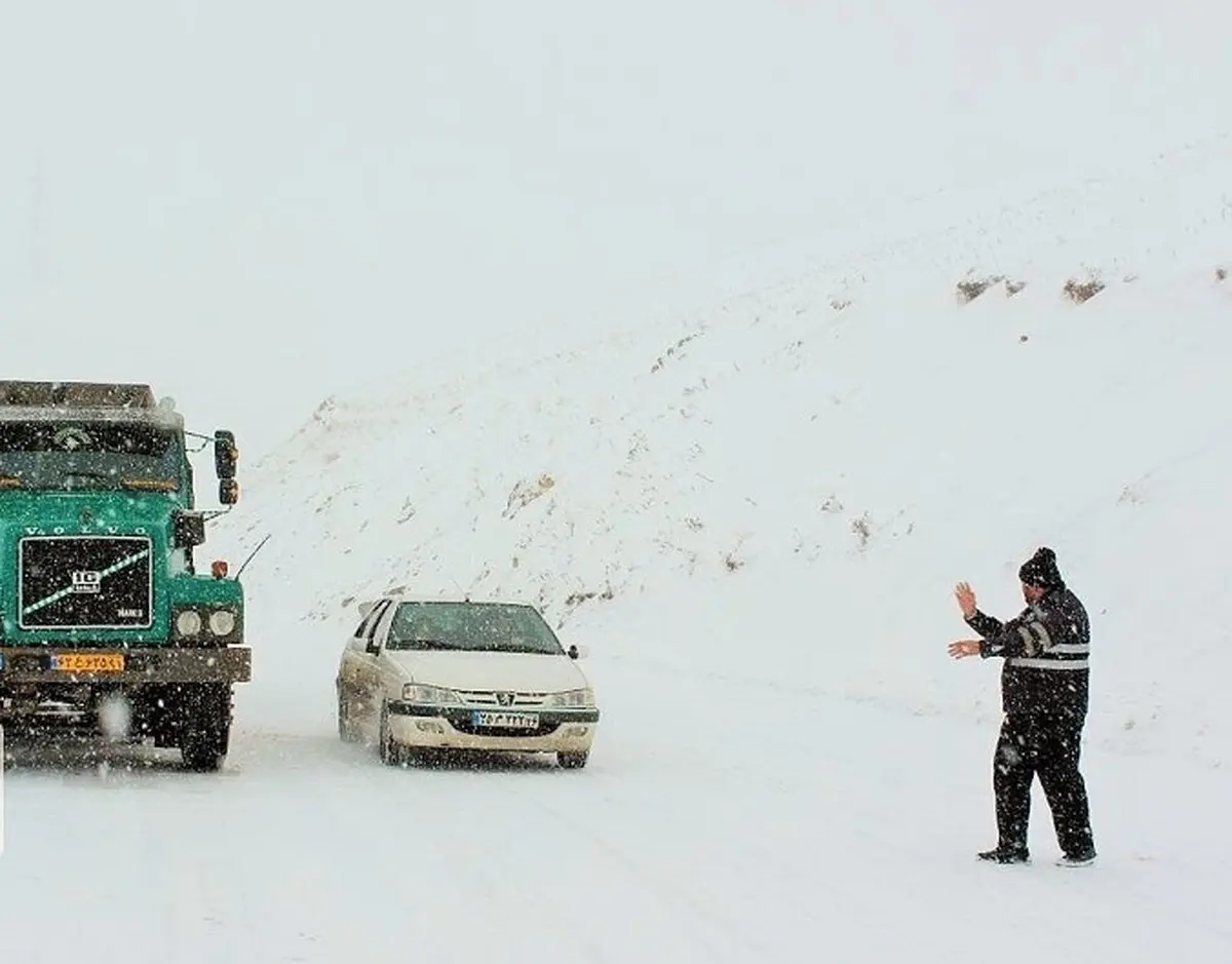 برف  کولاک  | جاده ریوش - نیشابور بسته شد 