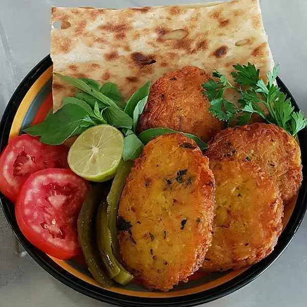 ناهار کوکو سیب زمینی خام درست کن، محشر میشه | طرز تهیه کوکو سیب زمینی خام خوشمزه به روش مجلسی