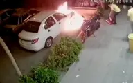 به آتش کشیدن خودروی ساینا در محله استقلال مشهد+ویدئو 