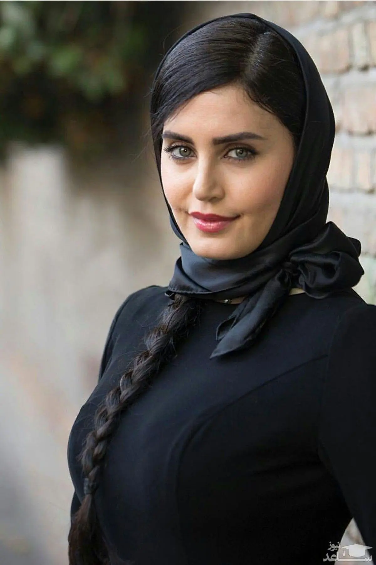 الناز شاکر دوست در اکران فیلم جدیدش | الناز شاکر دوست همراه بادیگاردهایش + ویدئو 