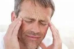 
 دلایل سردرد، حالت تهوع و خستگی ودرمان خانگی


