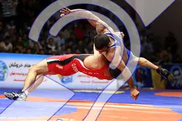 صدرنشینی ستارگان ساری در گروه ب لیگ کشتی آزاد