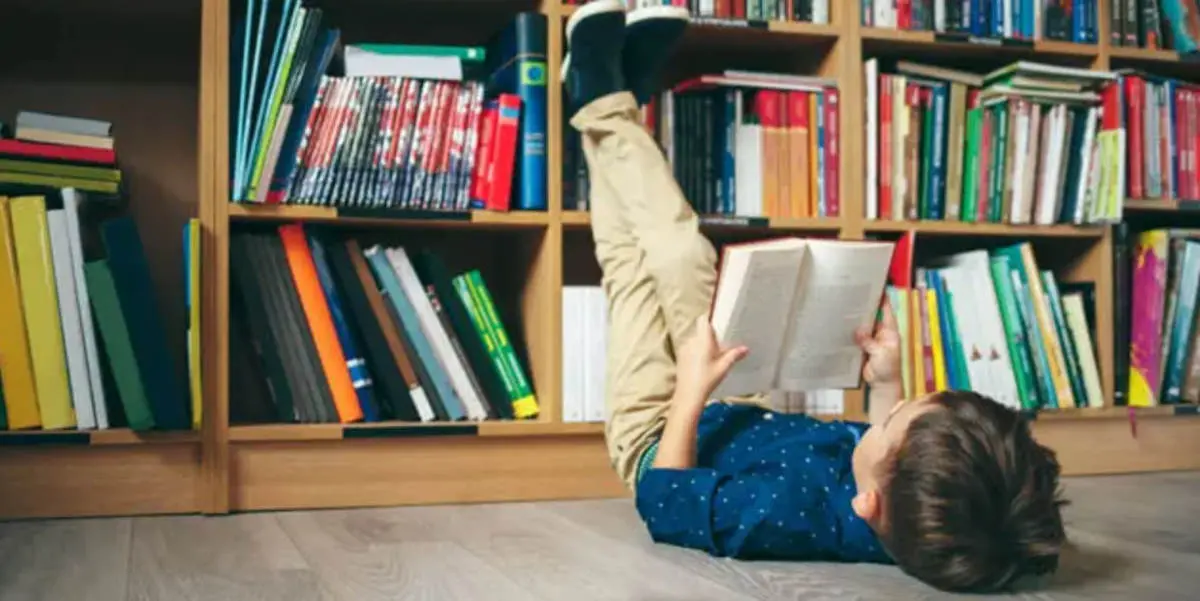 کتاب‌خواندن در نوجوانی چگونه بر درآمد در بزرگسالی اثر می‌گذارد؟ | سرمایه خاموش