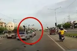 ویدئو دلخراش تصادف در وسط شهر ! + ویدئو