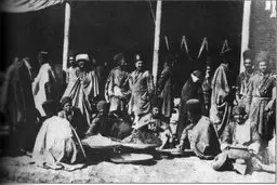 غذاهای معروف بازاری درطهرون قدیم | چجوری چلو کباب توی حموم طبخ می شد؟ + عکس