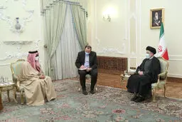 اهداف و پیامدهای  سفر اخیر طحون بن‌ زاید به ایران