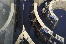 کتک‌کاری و درگیری شدید در حین برگزاری مجمع بانک دی+ویدئو