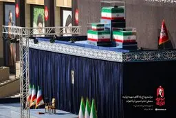 آغاز رسمی مراسم وداع با رهبر شهید | پیکر رهبر شهید و ۴ تن از اعضای ‌خانواده میزبان مردم عزادار