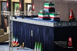 آغاز رسمی مراسم وداع با رهبر شهید | پیکر رهبر شهید و ۴ تن از اعضای ‌خانواده میزبان مردم عزادار