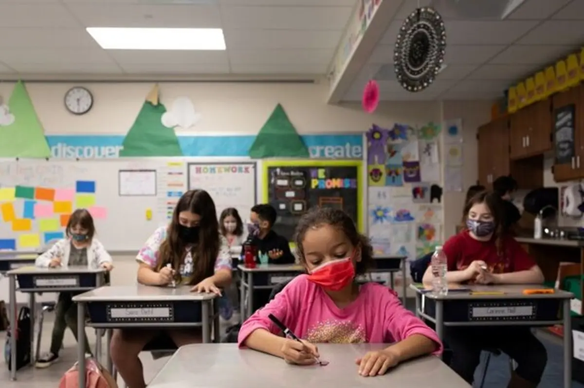 ضرورت استفاده از ماسک در مدارس آمریکا همچنان باقی است 