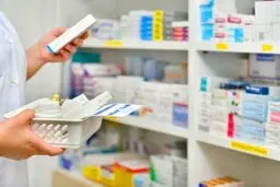 قیمت دارو با دستور پایین نمی‌آید