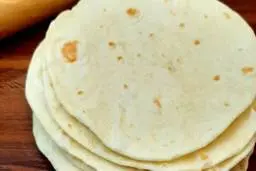 طرز تهیه صبحانه مقوی با نان تورتیلا | صبحانه رژیمی با نان تورتیلا + ویدیو  