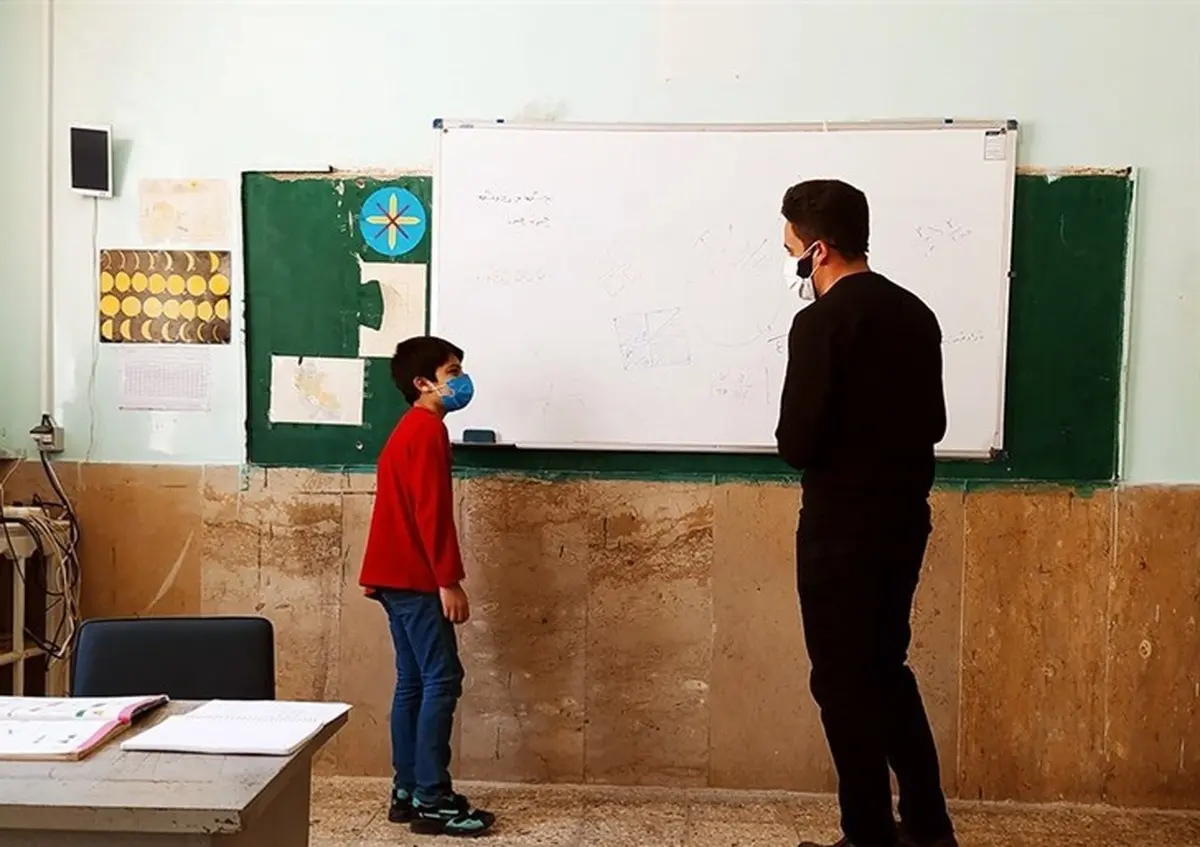 حداقل حقوق معلمان به ۷.۳میلیون تومان می‌رسد |  تغییرات کسب رتبه معلمان