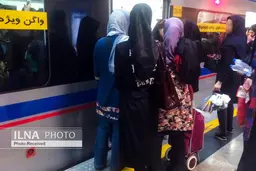 کرونا دستفروشان مترو را تعطیل نکرد/ زنانی که اگر "می‌توانستند" نمی‌آمدند 