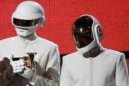 اجرای کمدین مراسم گرمی با کلاه ایمنی! | اوج‌گیری شوخی‌ها با ویل اسمیت + ویدئو 