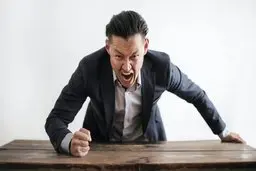 چطور خشم خود را کنترل کنیم؟ | با افراد عصبانی چگونه باید برخورد کرد؟