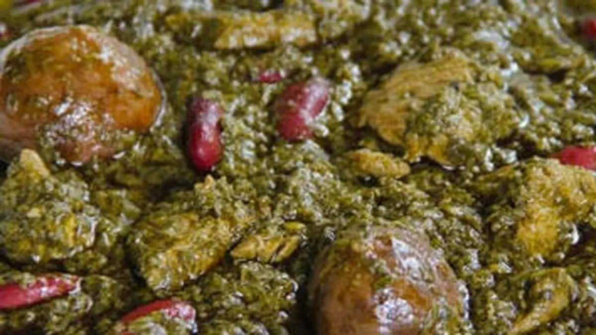 چه سبزی قورمه سبزی را خوشمزه و خوش عطر می کند؟ | راز خوشمزه شدن قورمه سبزی 